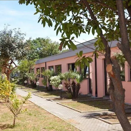Phalesia מלון פיומבינו