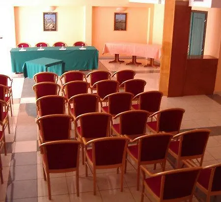 Phalesia פיומבינו