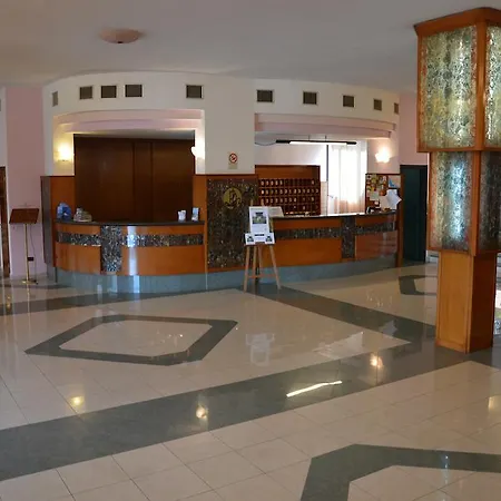 Phalesia מלון 3*
