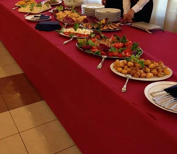 Ξενοδοχείο Phalesia Πιομπίνο