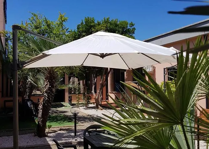 Ξενοδοχείο Phalesia Πιομπίνο